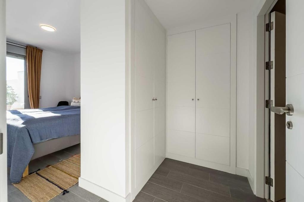 Apartment 86-modern Apartment,